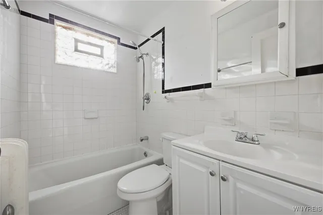 $600,000 | 37 Inwood Place, Buffalo, NY 14209