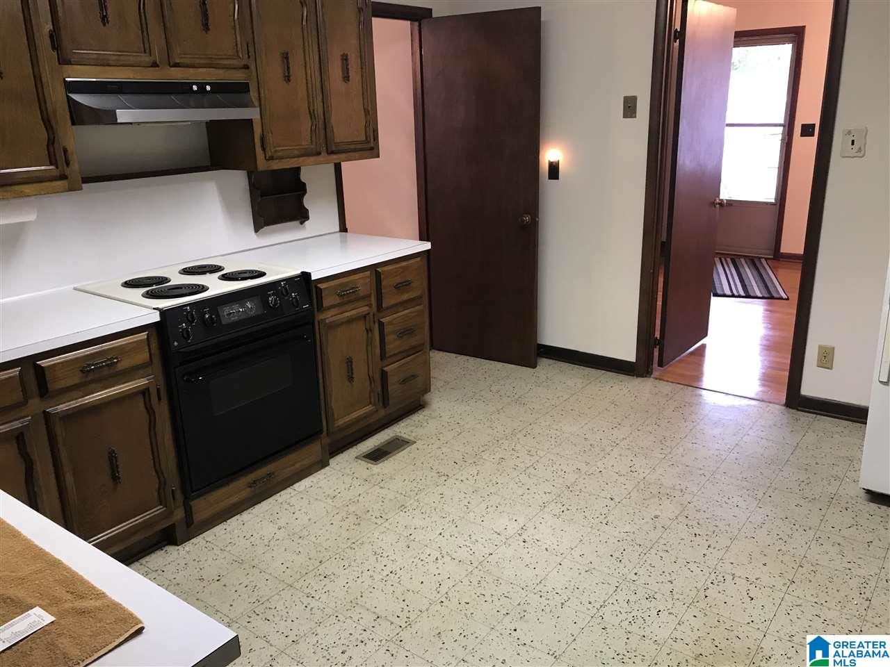 821 Woodward Road Birmingham, AL 35228 - Photo 5 of 18