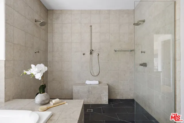 $21,500 | 1939 Stradella Road, Los Angeles, CA 90077