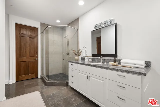 $21,500 | 1939 Stradella Road, Los Angeles, CA 90077