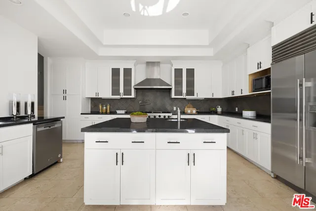 $21,500 | 1939 Stradella Road, Los Angeles, CA 90077