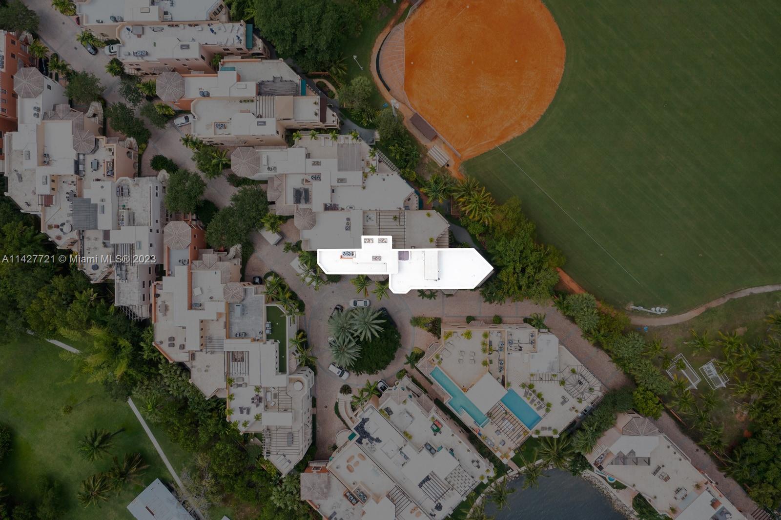 3471 Main Highway, Unit 928 Miami, FL 33133 - Photo 40 of 40 an aerial view of a house with outdoor space