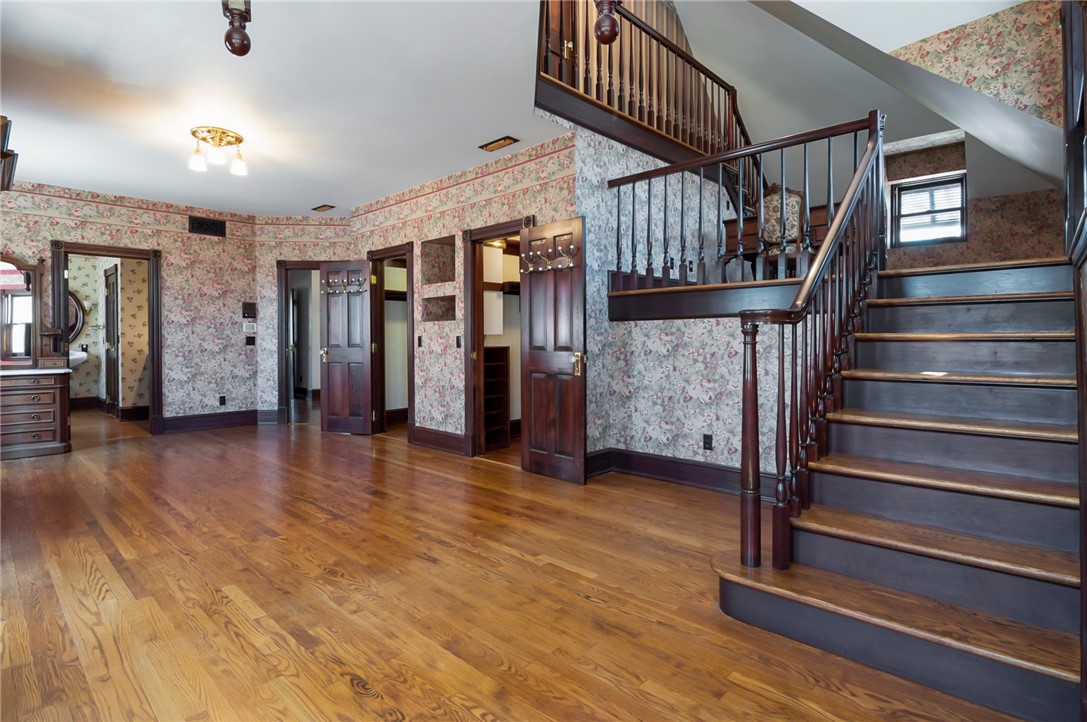 8 Oenoke Lane Westerly, RI 02891 - Photo 11 of 48