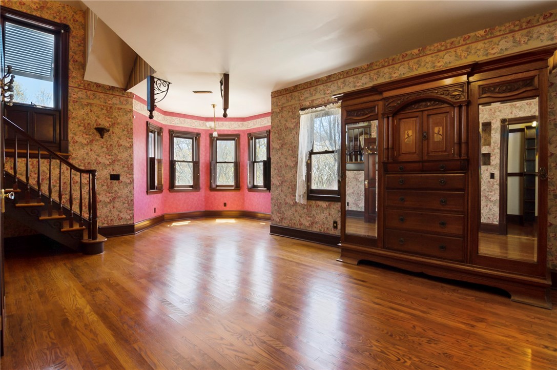 8 Oenoke Lane Westerly, RI 02891 - Photo 13 of 48