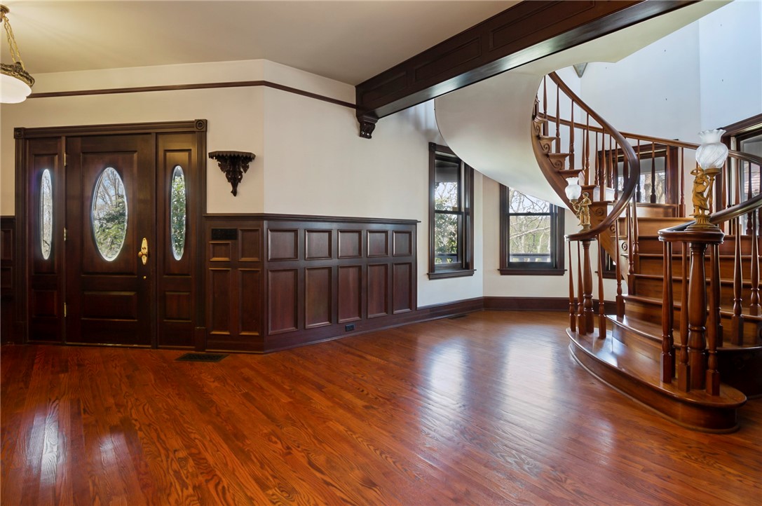 8 Oenoke Lane Westerly, RI 02891 - Photo 15 of 48