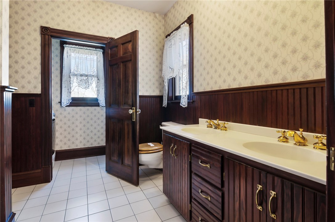 8 Oenoke Lane Westerly, RI 02891 - Photo 37 of 48