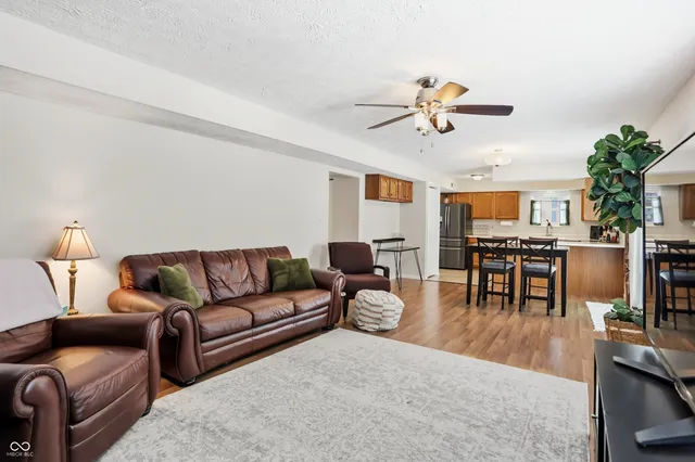 $349,500 | 11252 Bayridge Circle East, Indianapolis, IN 46236