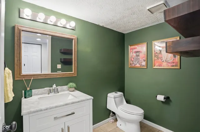 $349,500 | 11252 Bayridge Circle East, Indianapolis, IN 46236