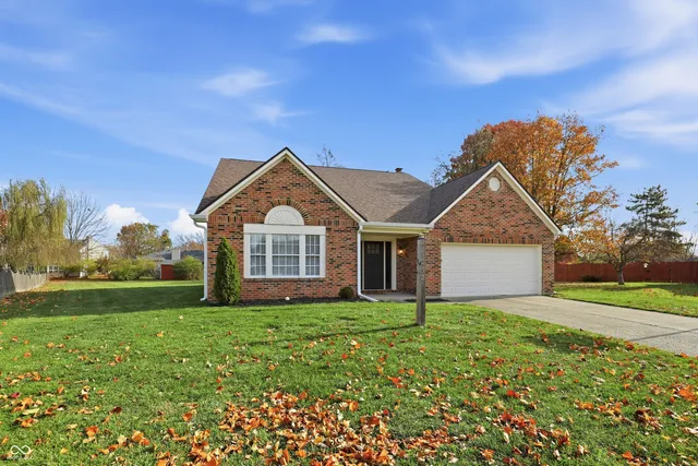 $349,500 | 11252 Bayridge Circle East, Indianapolis, IN 46236