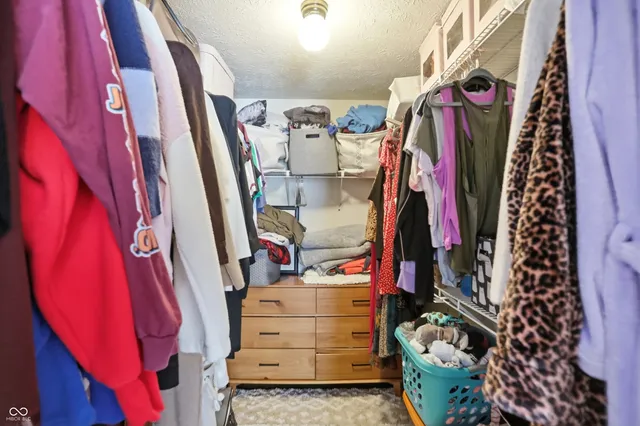 $349,500 | 11252 Bayridge Circle East, Indianapolis, IN 46236