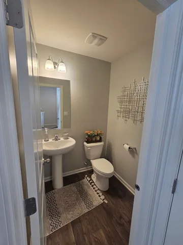 $2,400 | 719 Wellington Lane, Unit 719, Cary, IL 60013