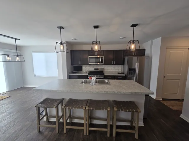 $2,400 | 719 Wellington Lane, Unit 719, Cary, IL 60013