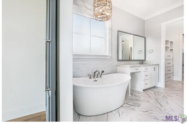 $650,000 | 437 Glenthorne Drive, Gonzales, LA 70737