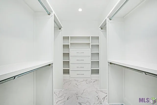 $650,000 | 437 Glenthorne Drive, Gonzales, LA 70737