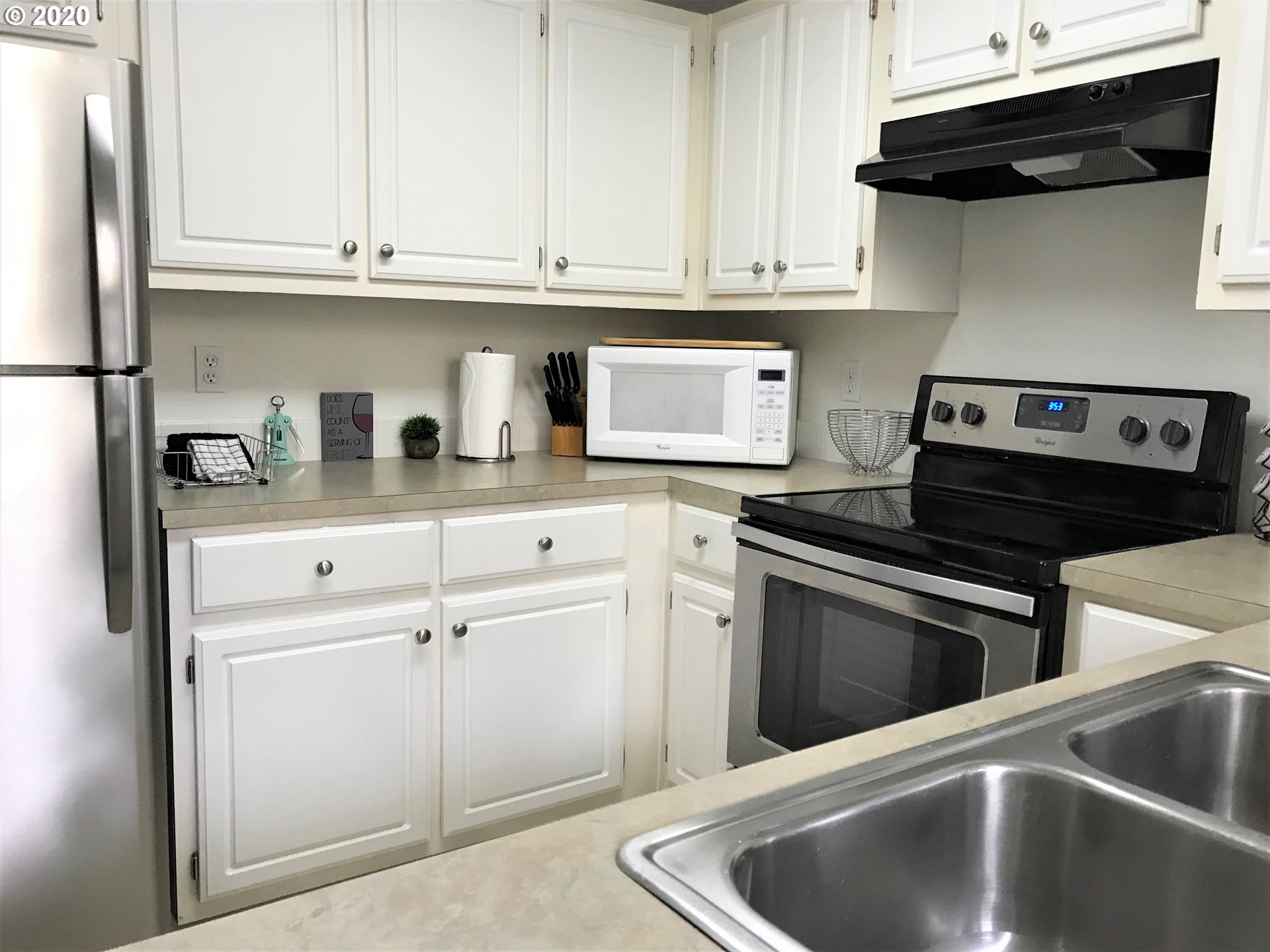 17532 Northwest Springville Road, Unit D4 Portland, OR 97229 - Photo 11 of 26 Gallery Image 11