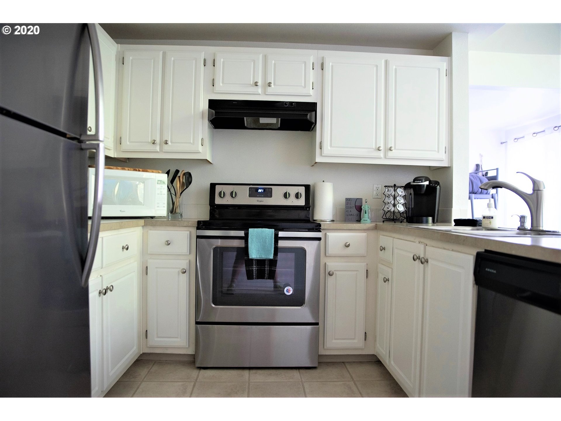 17532 Northwest Springville Road, Unit D4 Portland, OR 97229 - Photo 10 of 26 Gallery Image 10
