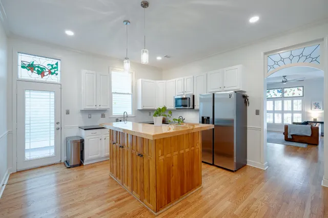 $449,990 | 1017 Island Park Circle, Memphis, TN 38103