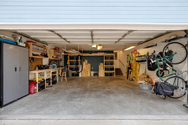 $449,990 | 1017 Island Park Circle, Memphis, TN 38103