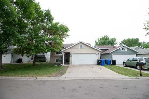 $309,000 | 1938 53rd Avenue South, Fargo, ND 58104