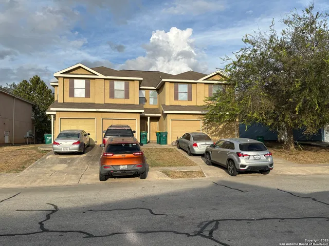 $1,100 | 10614 Mathom Landing, Universal City, TX 78148