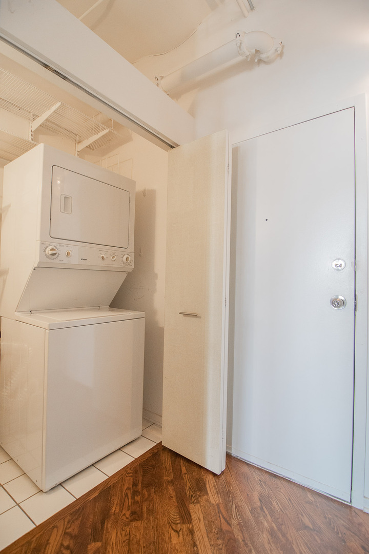 500 South Clinton Street, Unit 731 Chicago, IL 60607 - Photo 8 of 9