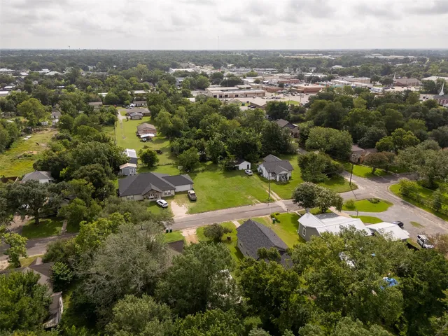 $229,000 | 203 North Texas Street, Madisonville, TX 77864