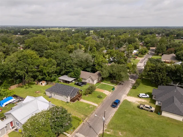 $229,000 | 203 North Texas Street, Madisonville, TX 77864