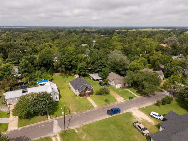 $229,000 | 203 North Texas Street, Madisonville, TX 77864
