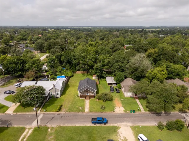 $229,000 | 203 North Texas Street, Madisonville, TX 77864