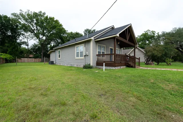 $229,000 | 203 North Texas Street, Madisonville, TX 77864