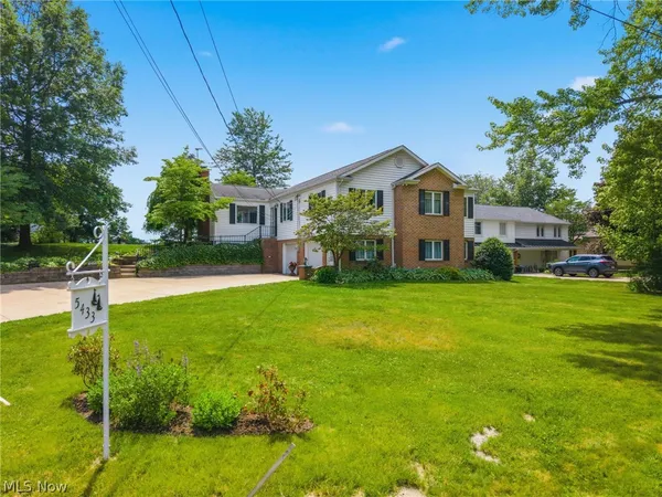 $539,500 | 5433 East Boulevard Northwest, Canton, OH 44718