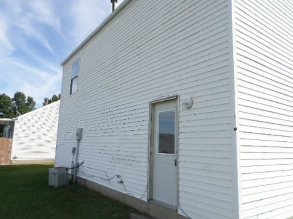 621 Romulis Road Niantic, IL 62551 - Photo 14 of 16 Gallery Image 14