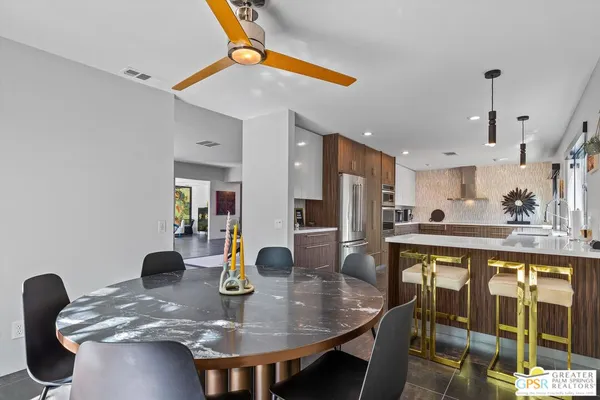 $1,895,000 | 1075 East Suntan Lane, Palm Springs, CA 92264