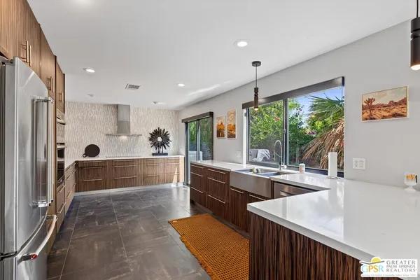 $1,895,000 | 1075 East Suntan Lane, Palm Springs, CA 92264