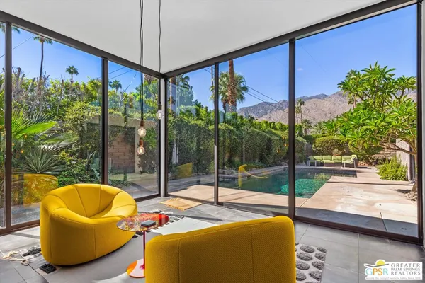 $1,895,000 | 1075 East Suntan Lane, Palm Springs, CA 92264