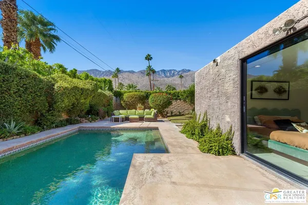 $1,895,000 | 1075 East Suntan Lane, Palm Springs, CA 92264