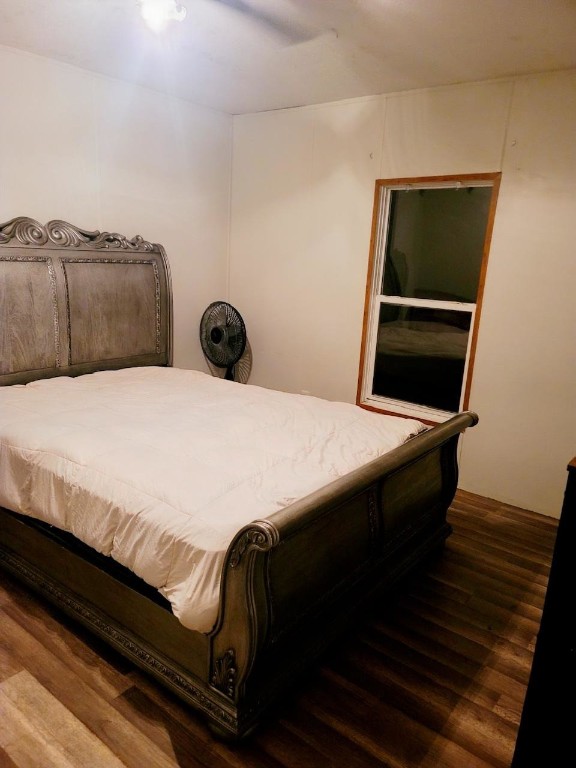 44079 Lee Drive Callahan, FL 32011 - Photo 24 of 32 a bed sitting in a bedroom next to a window