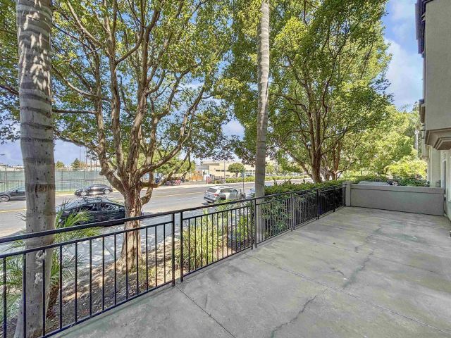 $805,000 | 4155 Executive Drive, Unit E109, La Jolla, CA 92037