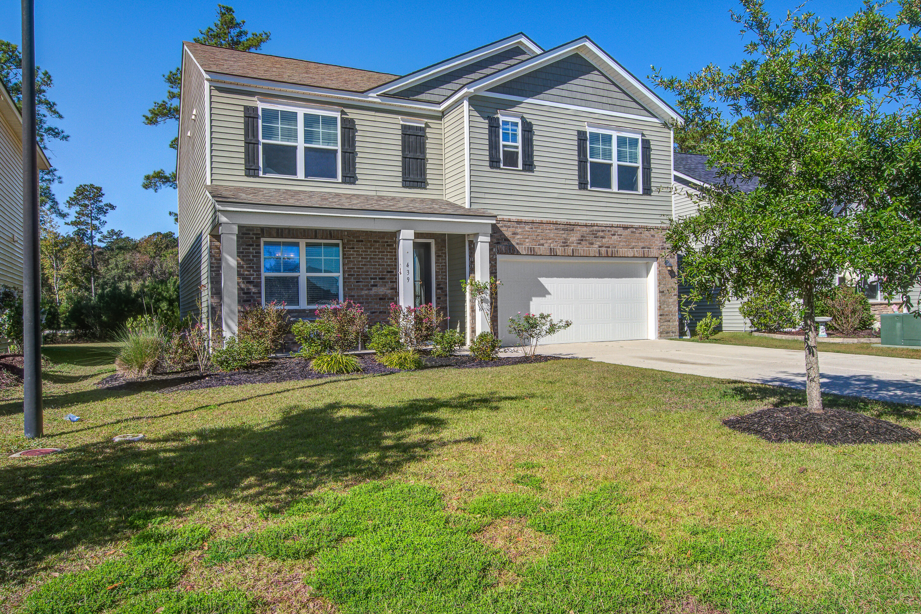 439 Zenith Boulevard Summerville, SC 29486 - Photo 2 of 47 439 (1)