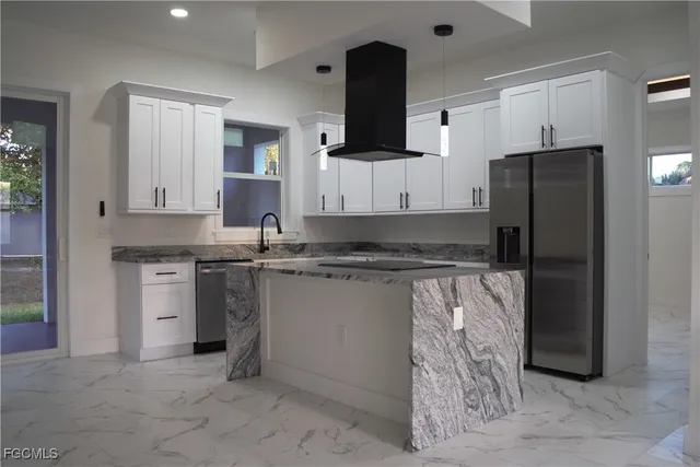 $370,000 | 6050 South Moss Circle, LaBelle, FL 33935