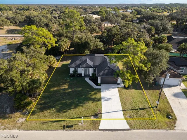 $370,000 | 6050 South Moss Circle, LaBelle, FL 33935