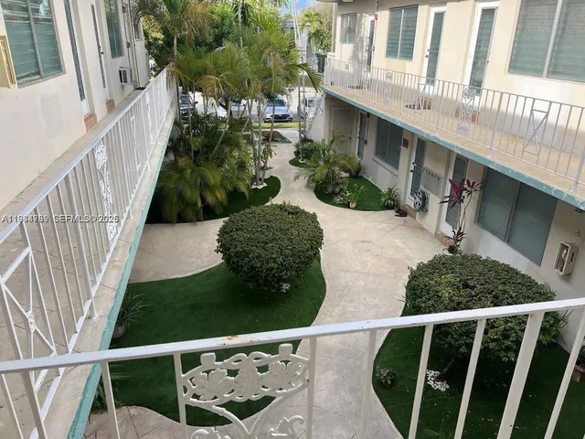 $1,800 | 2072 Northeast 169th Street, Unit 11, North Miami Beach, FL 33162