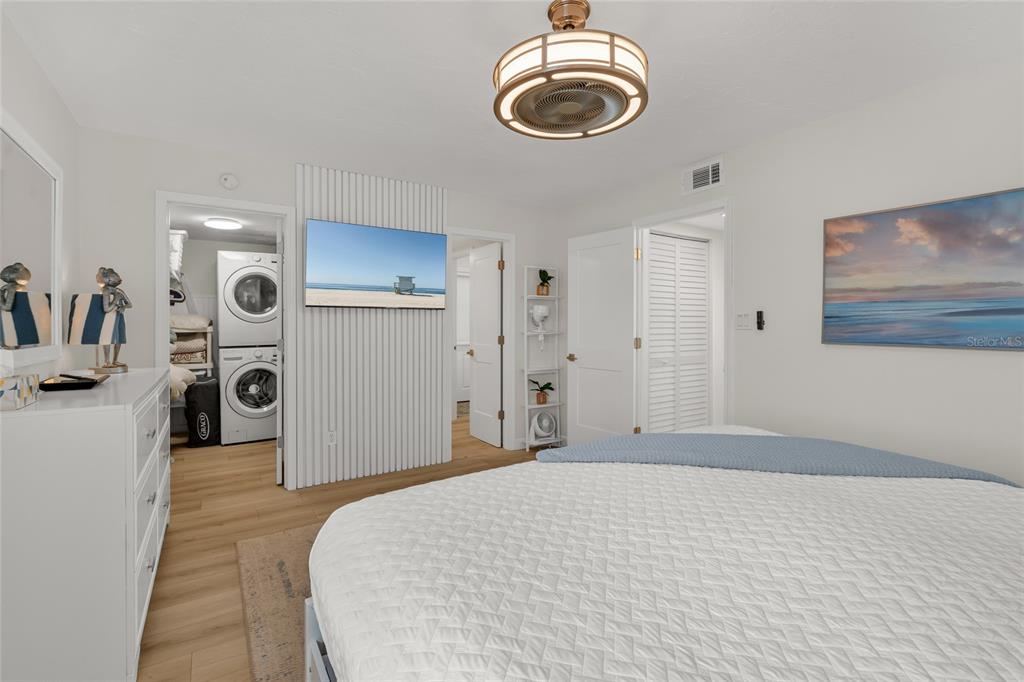 711 Beach Road, Unit 408 Sarasota, FL 34242 - Photo 21 of 38