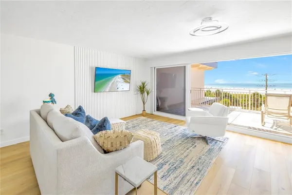 $1,049,999 | 711 Beach Road, Unit 408, Sarasota, FL 34242