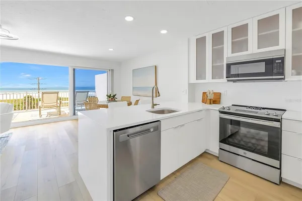 $1,049,999 | 711 Beach Road, Unit 408, Sarasota, FL 34242