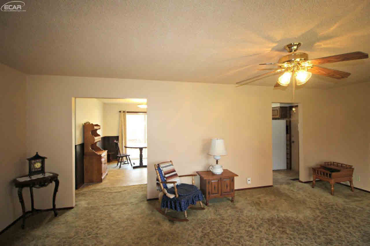 6463 Elms Road Flushing, MI 48433 - Photo 3 of 26