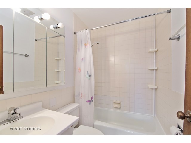 3609 Central Road, Unit 302 Glenview, IL 60025 - Photo 6 of 10