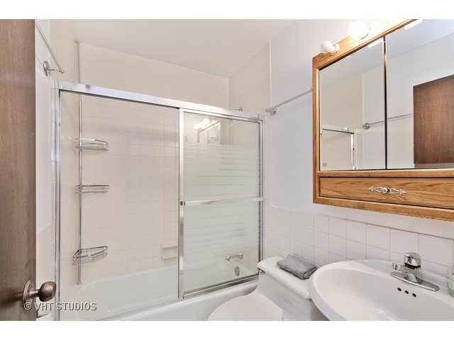 3609 Central Road, Unit 302 Glenview, IL 60025 - Photo 8 of 10