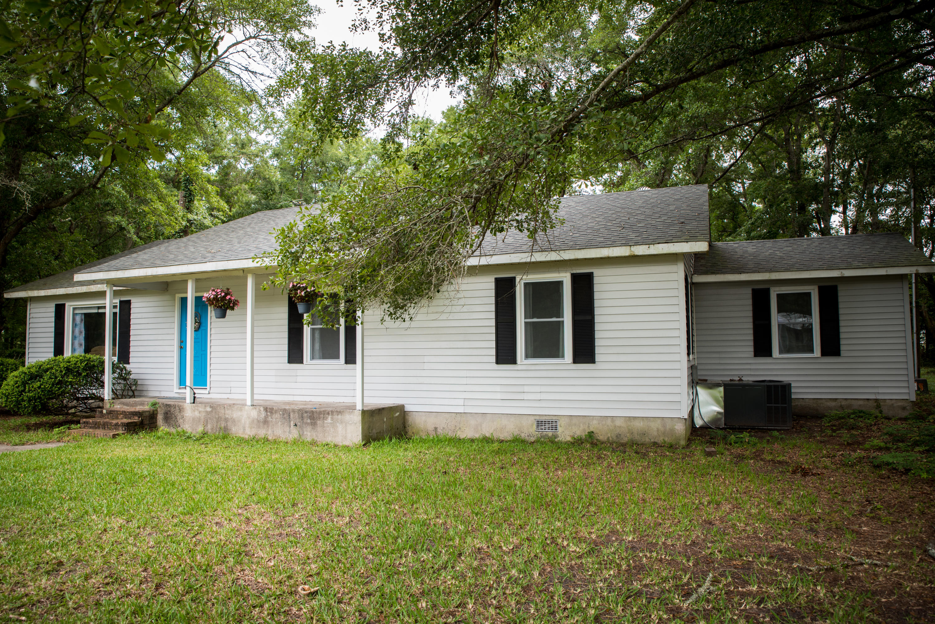 6402 Maxville Road Awendaw, SC 29429 - Photo 2 of 48 DSC_6010