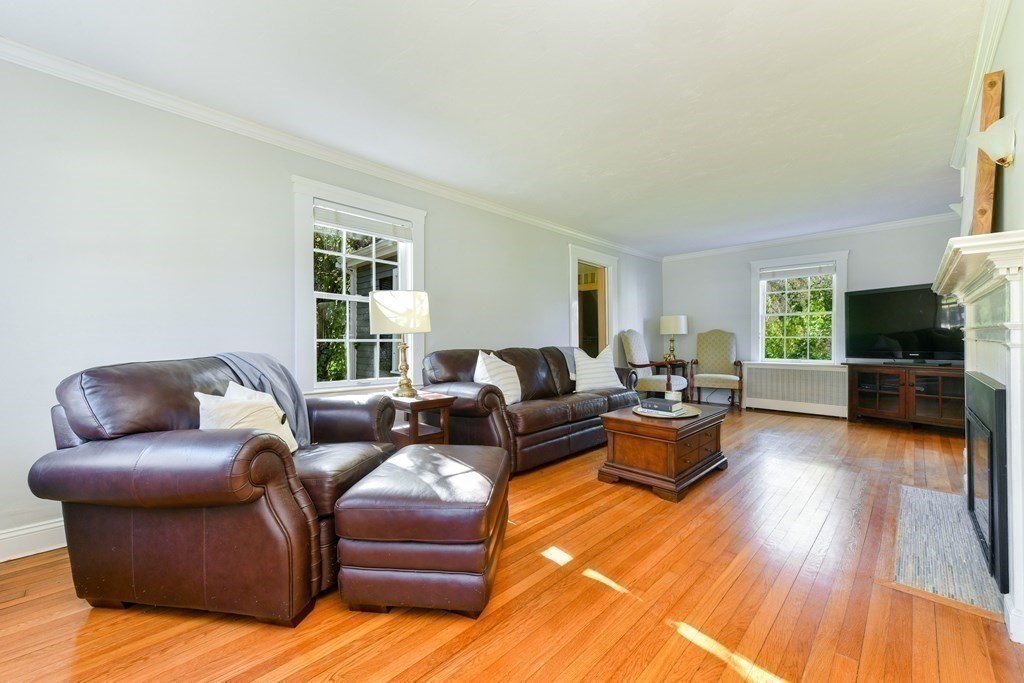 221 Central Street Hingham, MA 02043 - Photo 8 of 19